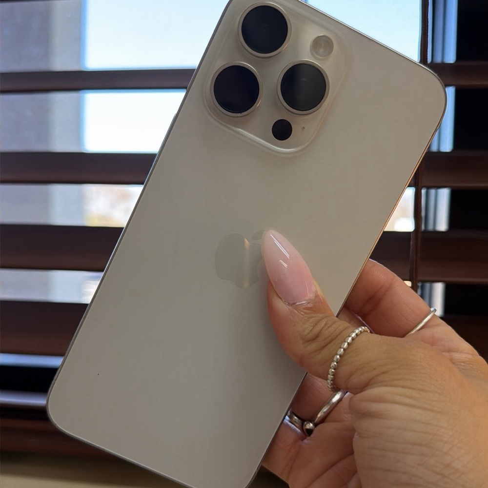 Apple iPhone Case in Matte White